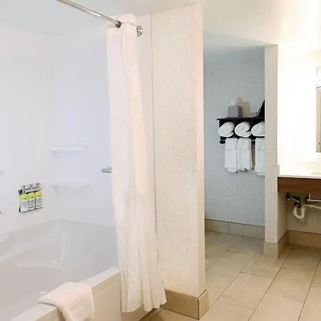 Holiday Inn Express Richmond Airport By Ihg-2